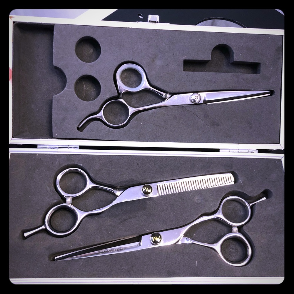 Paul Mitchell Shears set with case